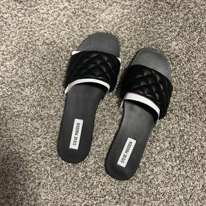 Steve Madden Damaris Sandal in black